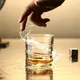 Verre à whisky rotatif à l'ancienne pour boire du bourbon du scotch des cocktails Shake Cup