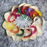 1pc Hand-made Regenbogen Pushan Kunst Hand Made Fan Pfirsich Geformte Bambus Fan Sommer Kühle Luft