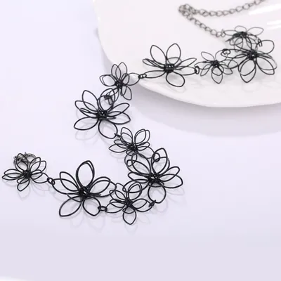 14.17in Beautiful Black Flower Short Necklace Dainty Clavicle Choker Gifts for Valentine's Day