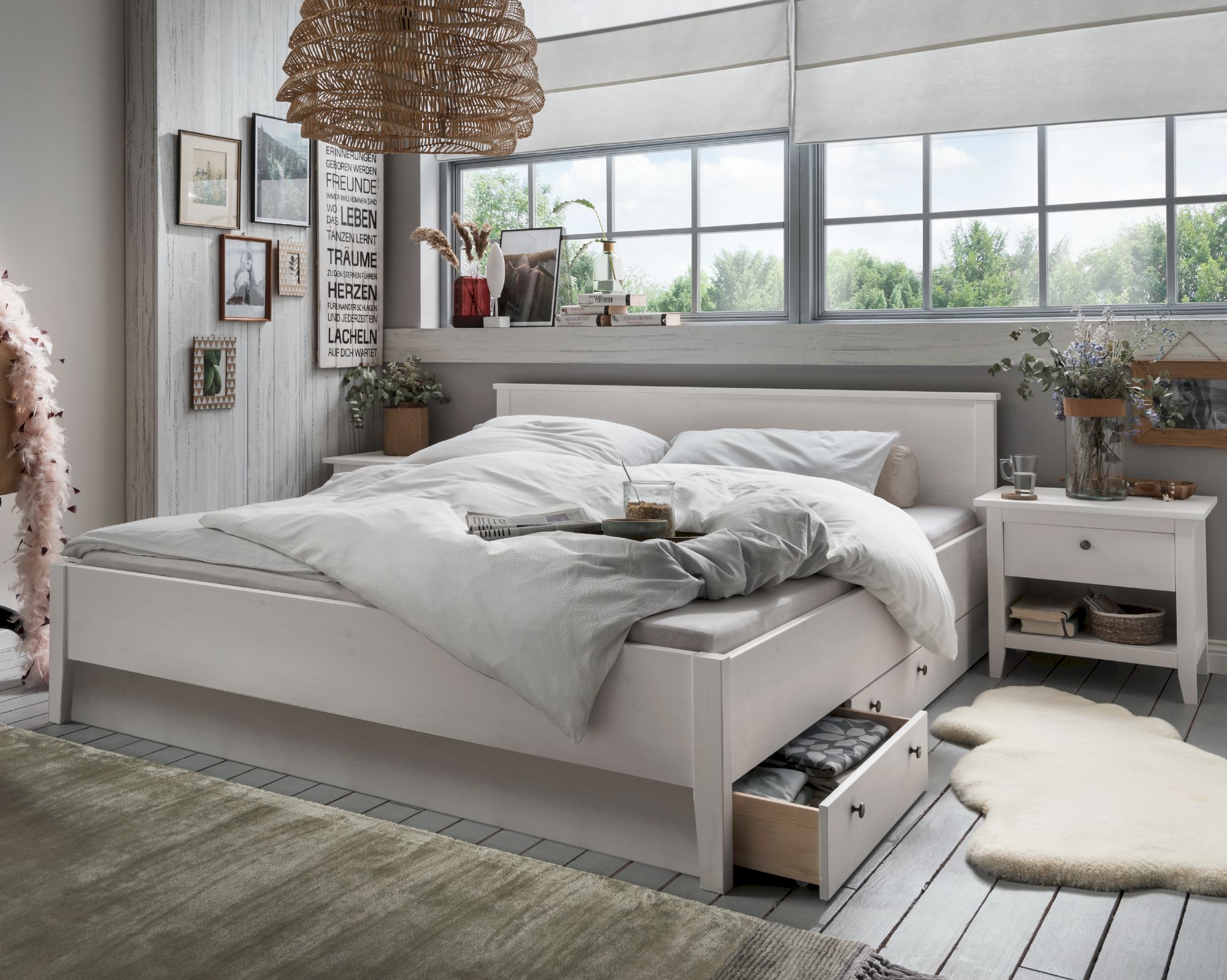 Massivholz »Solvita« Bett weiß 200x200 cm / weiß