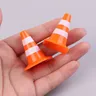 7 stücke Mini Verkehrs Zeichen Straßensperre Spielzeug für Kids Bau Auto Thema Party Verkehrs Kegel
