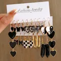 Ensemble de boucles d'oreilles goutte de coeur noir pour femmes échiquier pour dames amour