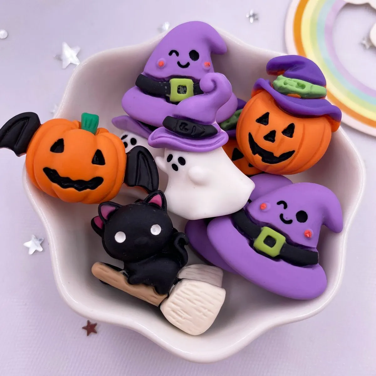 Artisanat de décoration d'Halloween en résine colorée Kawaii, Aliments, démon, balai, elfe, chapeau violet, dos plat, dessin animé FigAuckland, scrapbooking bricolage, 10 pièces