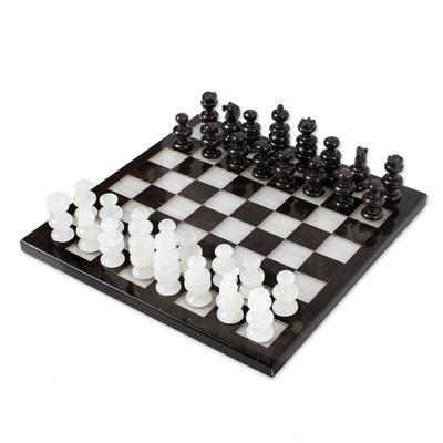 Onyx and marble chess set, 'Triumph' - Collectible...
