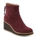 Earth Calia - Womens 9.5 Red Boot Medium