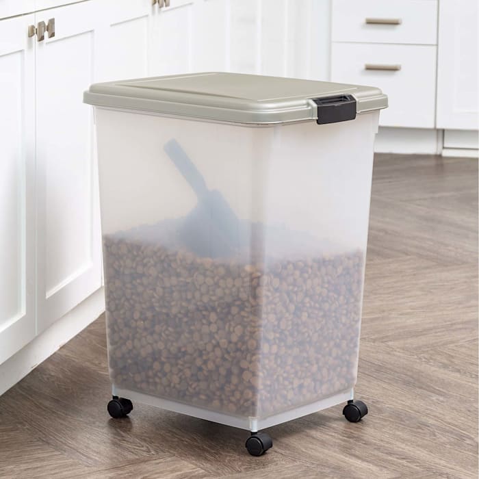 Gray Airtight Food Storage Container with Scoop, 276 Cups, XX-Large, Transparent / Gray