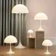 Lampe autoportante blanche au design moderne plus lent luminaire décoratif d'intérieur idéal pour