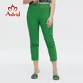Pantaloni da donna estivi Astrid 2023 cotone Capri fashion pantaloni classici solidi femminili