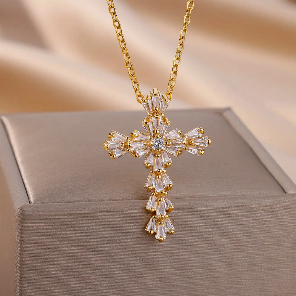 Collana con ciondolo croce di zirconi di lusso per donna Collana con ciondolo a catena in acciaio inossidabile con cristallo di zircone Collane di gioielli estetici di nuova tendenza