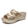 Frauen Sommer Hausschuhe Damen Glitter PU Keile Schuhe Weibliche Casual Pumps Sandalen Komfortable Plattform Frau Plus Größe 34-44