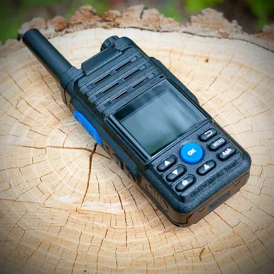 Kopfhörer Desktop-Ladegerät 4G GPS Zello Walkie Talkie Long Range Mobile Ham POC Radio Amateur Android Walkie Talkie 50 km 100 km
