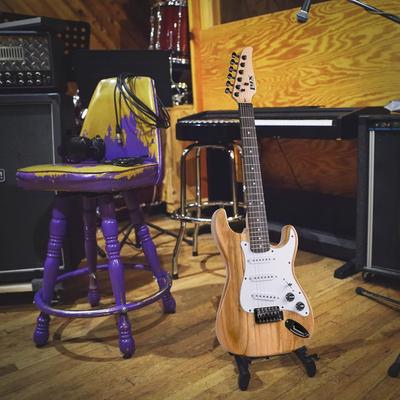 LyxPro 36" Electric Guitar Kit, Complete Beginner Starter Kit with 20W Amp & Much More!