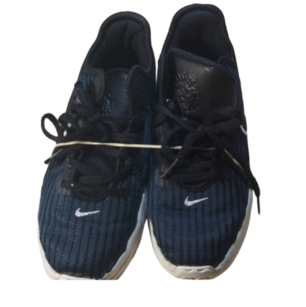 Nike Shoes | Boys' Nike Big Kid Lebron Witness Vi Basketball Shoes Us Size 2y | Color: Black/White | Size: 2bb