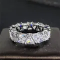 Huitan – bague de mariage de luxe anneau de promesse pour femmes Design Unique Triangle zircone