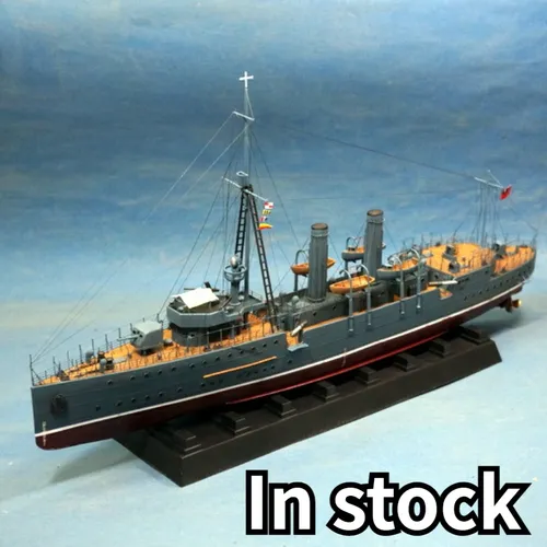 Trompeter montiert Kriegsschiff Modell Simulation chinesisches Kriegsschiff Zhongshan Schlacht