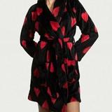 Victoria's Secret Intimates & Sleepwear | New Victoria's Secret Women's Short Cozy Robe Black With Red Hearts Size Xl/Xxl | Color: Black/Red | Size: Xl/Xxl