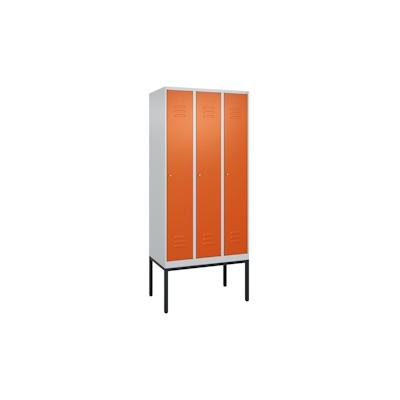 C+P Spind Classic PLUS, Gestell, 3 Abteile, HxBxT 212x90x50cm, Zylinderschloss, Hellgrau/Reinorange von PROREGAL Image