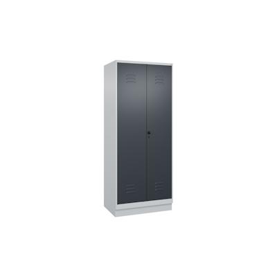 C+P Doppel-Spind Classic PLUS, Sockel, 2 Abteile, HxBxT 195x80x50cm, Sicherheitsdrehriegel, Hellgrau/Anthrazit von PROREGAL Image