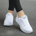 Scarpe da Tennis Casual da donna moda traspirante maglia da passeggio scarpe basse scelta Sneakers