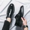 Luxus Kleid Schuhe Männer lässig Lederschuhe hand gefertigte Wingtip Oxford Schuh Modell Modenschau Arbeitsplatz Business formelle Derby Schuh