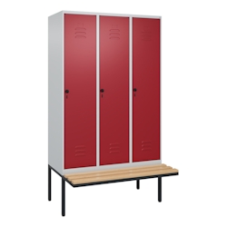 C+P Spind Classic PLUS, schwebender Sitzbank aus Buche 3 Abteile, HxBxT 212x120x82cm, Sicherheitsdrehriegel, Hellgrau/Rubinrot von PROREGAL Image