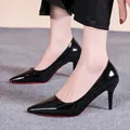 Escarpins noirs classiques à talons aiguilles pour femmes chaussures de bureau en cuir verni