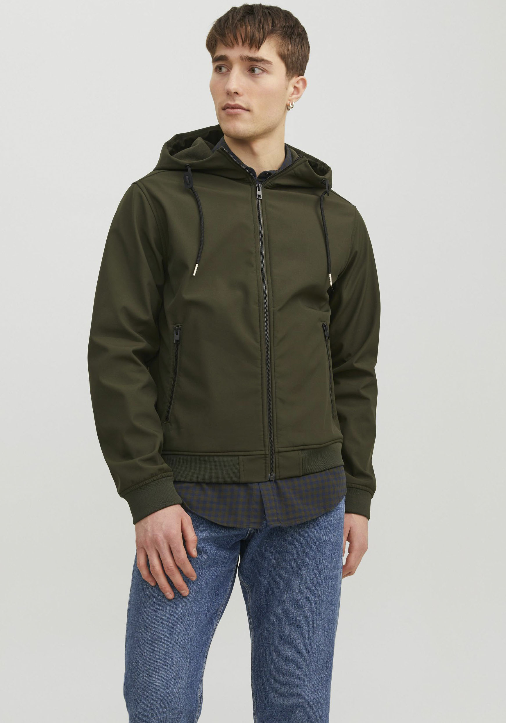 Softshelljacke JACK & JONES "JJEBASIC mit wasserabweisender Funktion", Jungen, Gr. XXL, grün (rosin), Web, Obermaterial: 100% Polyester, unifarben, regular fit normal, hoch geschlossener Ausschnitt, Bündchen, Jacken Softshelljacke, mit Kordelzug