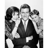 Dick Van Dyke Show cast pose Dick Mary Tyler Moore Larry Matthews 5x7 photo