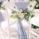 Table de mariage en mousseline de soie vert sauge 18 écharpes de chaise en gaze pure décor d'arc