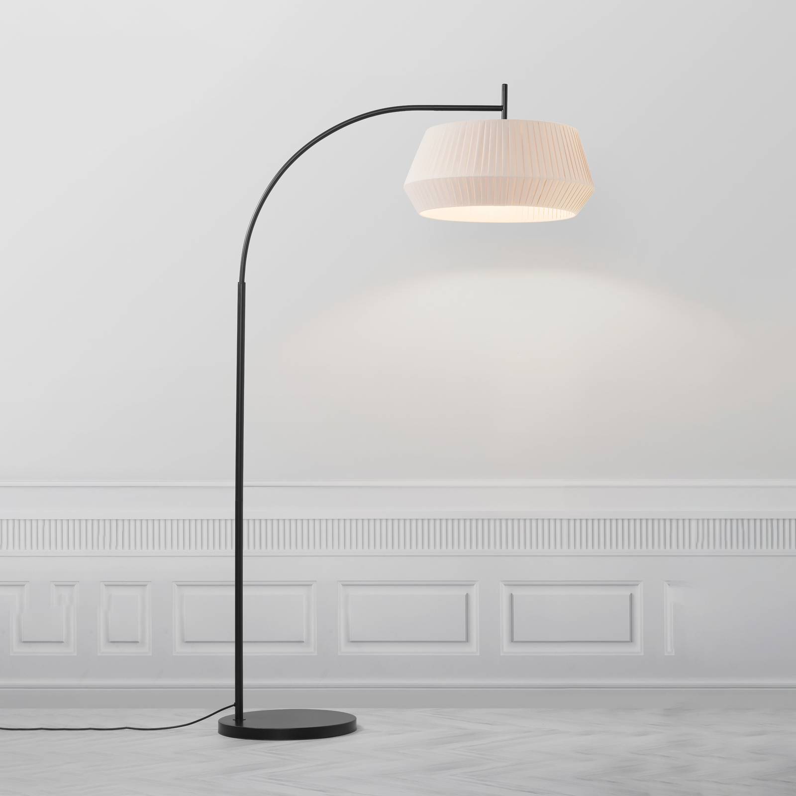 Nordlux Bogenlampe Dicte, creme / amber, für Wohn- / Esszimmer, Textil / Stoff / Seide, Skandinavisch, Stehlampe