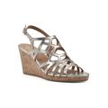 Women's Flaming Sandal by White Mountain in Light Gold Metallic (Size 8 1/2 M)