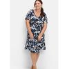 Abendkleid SHEEGO "Große Größen", Damen, Gr. 54, Normalgrößen, blau (marine gemustert), Obermaterial: 97% Baumwolle, 3% Elasthan, gemustert, elegant, figurumspielend knieumspielend, V-Ausschnitt, Kurzarm, Kleider, mit Blumenprint und Stoffgürtel