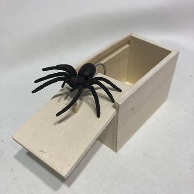 April Fool's Day Gift Startles Prank Toy Simulation Spider Wooden Box Pranks Scare Gift