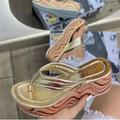 Per donna Pantofole Ciabatte Infradito Sandali con plateau Infradito Pantofole da esterno Esterno Spiaggia Estate Zeppa Elegante Informale minimalismo PU Mocassino Argento Rosa Verde Chiaro