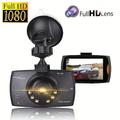 La dash cam per visione notturna ad alta definizione monitora il tuo veicolo con una telecamera a infrarossi Schermo