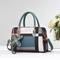 Karierte Damenhandtasche mit Kunstledergriffen und Schultergurt, strukturierte Tasche mit oberem Griff und Schmetterlingsanhänger für Büro, Einkaufen und den täglichen Gebrauch