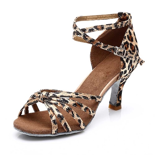 Damen Schuhe für den lateinamerikanischen Tanz Ballsaal Salsa Schuhe Line Dance Leistung Satin Grundlegend Sandalen Absätze Schnalle Einheitliche Farbe Kubanischer Absatz Schnalle Leopard Schwarz