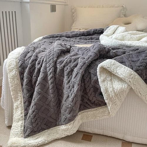 Einfarbige, verdickte, warme, doppellagige Lamm-Kaschmir-Jacquard-Decke, Büro-Nickerchen-Decke, Sofawärmer, superweiche Decken Image