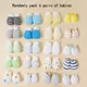 Randomly pack 6 pairs of gloves for babies to prevent face scratching. Baby's face scratching magic