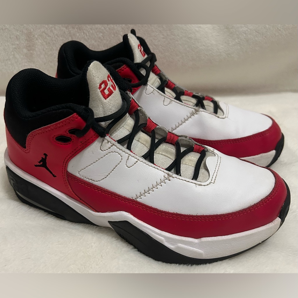 Nike Shoes | Boys Nike Jordan Max Aura-3 White Very Berry Basketball Shoes Da-8021-106 Sz 5.5 | Color: White | Size: 5.5bb