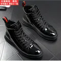 Scarpe casual alte da uomo Four Seasons in pelle verniciata lucida da ragazzo 2025 Nuovo verde fluorescente oro argento bianco