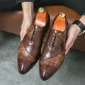 Neue braune Derby-Schuhe für Männer spitze Zehen Schnürung schwarze Herren formelle Schuhe hand