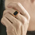 Neue Mode Siegelringe für Männer geometrische Rechteck schwarz Stein Top Ring wasserdichte goldene