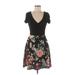 Gilli Casual Dress - Mini V-Neck Short sleeves: Black Floral Dresses - Women's Size Medium