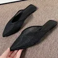 New Mesh Women Flats pantofole a punta moda muli traspiranti scarpe 2024 sandali Casual Slingback