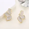 Morandi-Boucles d'oreilles goutte à goutte irrégulières blanches boucles d'oreilles simples