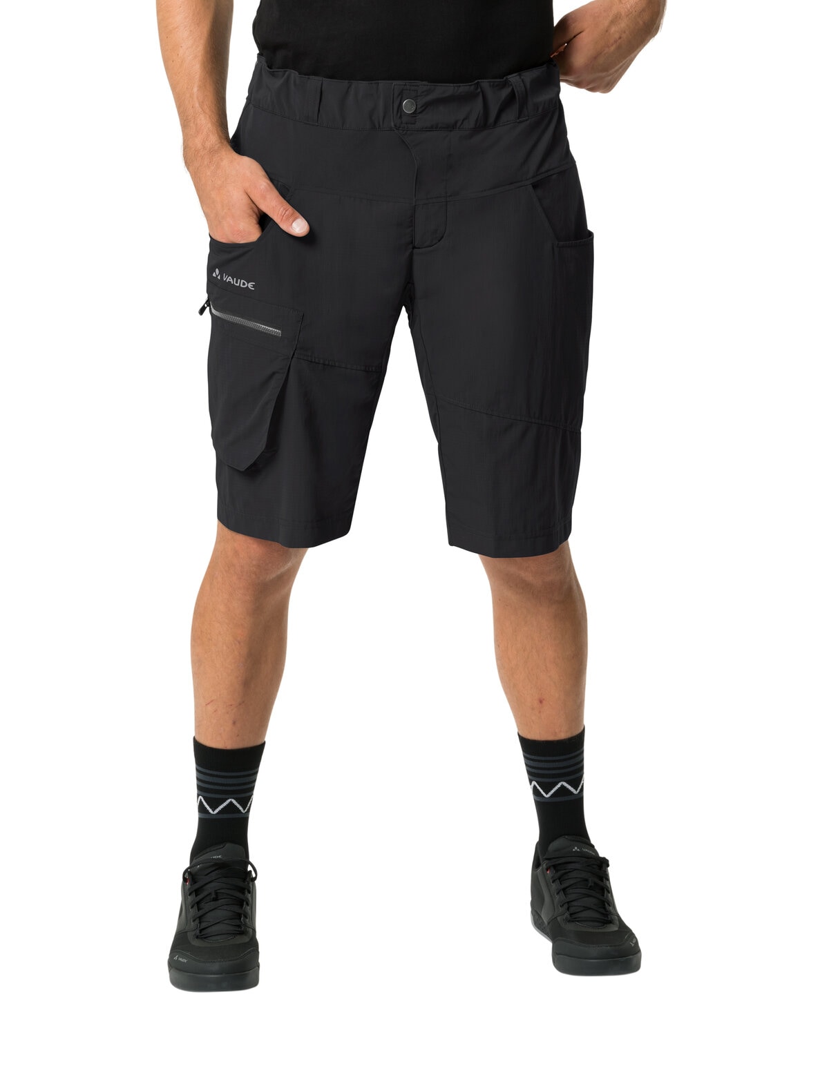 Fahrradhose VAUDE "MEN'S QIMSA SHORTS", Gr. S, N-Gr, schwarz (schwarz uni), Obermaterial: 100% Polyamid, colorblocking, Hosen Image