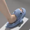 Große Größe 48 49 Hai Hausschuhe 4 cm Dicke Sohle Frauen Männer Bad Rutschen Paar Plattform Schuh