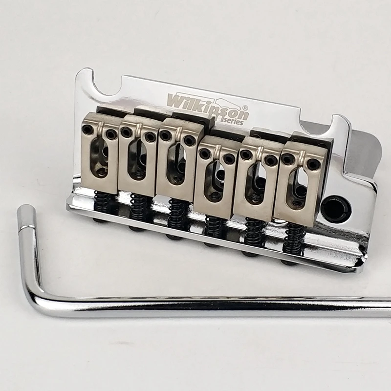 Wilkinson WOV06 Chrome Silver lizenzierte 2-Punkt-E-Gitarre im Vintage-Stil, Tremolo-Brücke für Strat- und Suhr-Gitarre