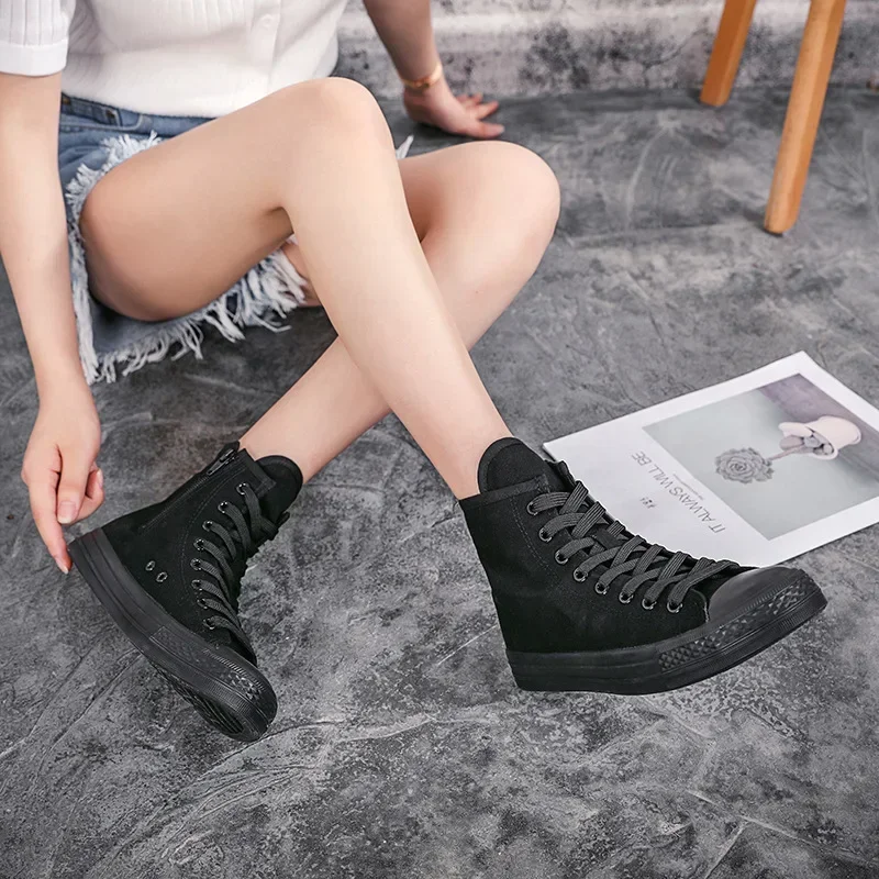 2025 Le nuove scarpe da ginnastica da donna Stivali con plateau con cerniera Scarpe bianche di tela Scarpe alte leggere da donna Scarpe vulcanizzate Botas Mujer